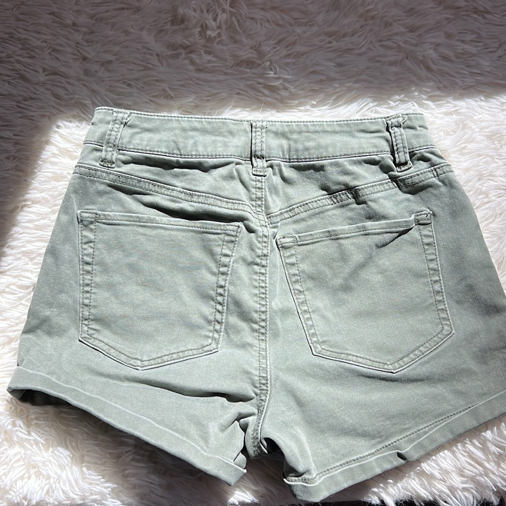 Refuge Size 0 Juniors Olive Green Color Zip-Up Short Shorts - Picture 4 of 9